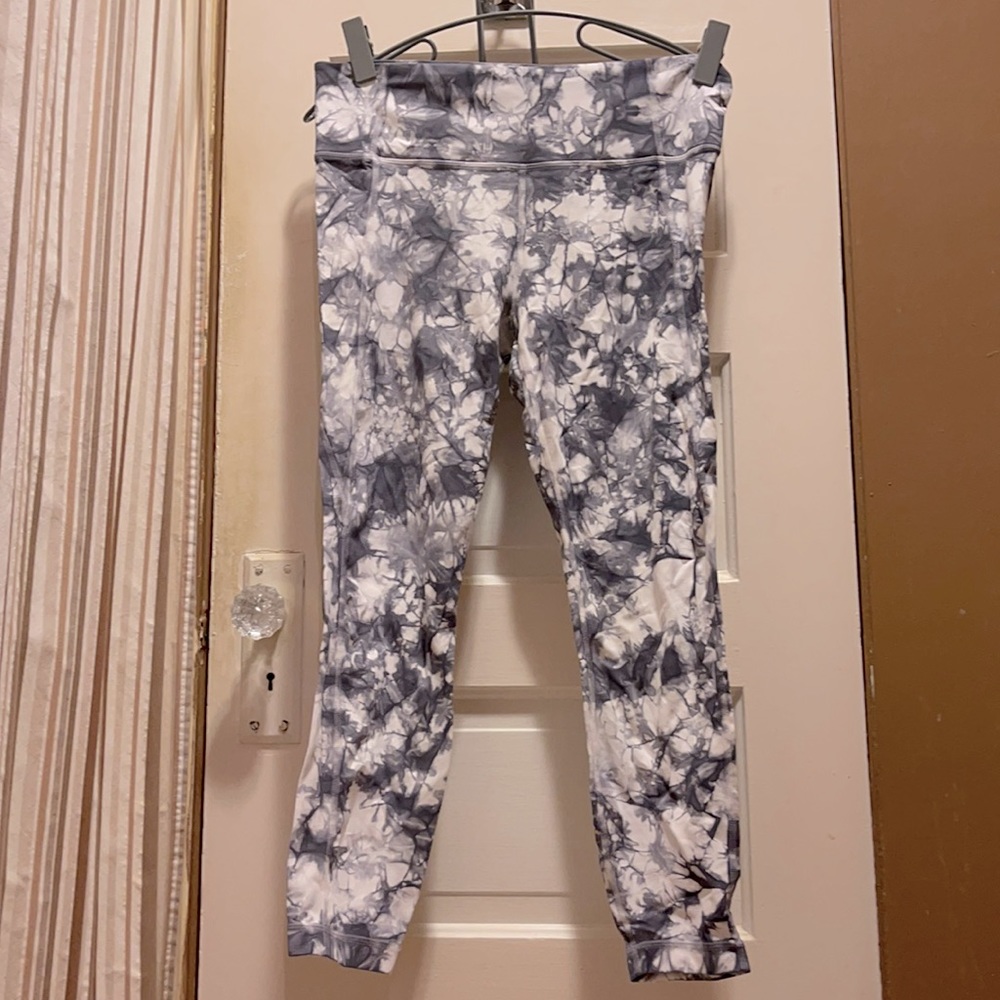 Athleta salutation 7/8 tight